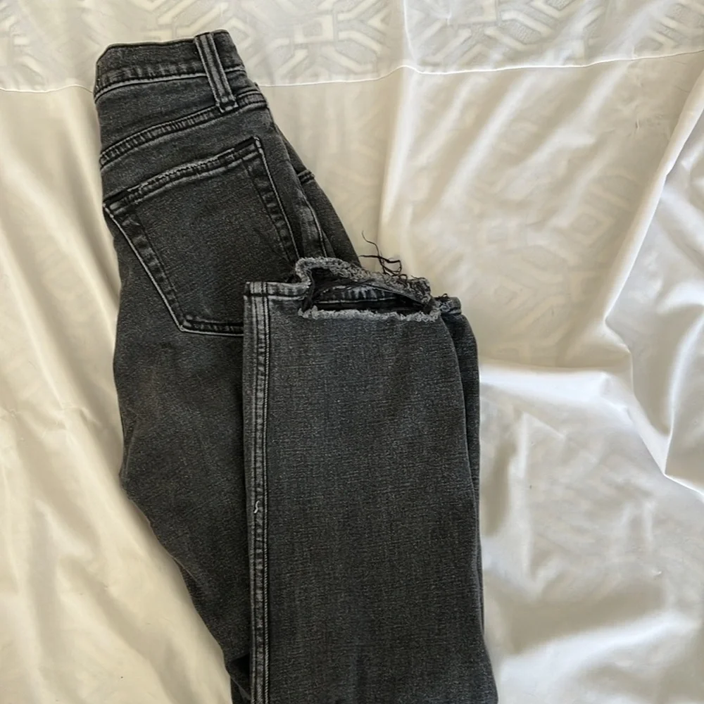 Abercrombie & Fitch Women’s Skinny Ripped Jeans - Picture 4 of 4